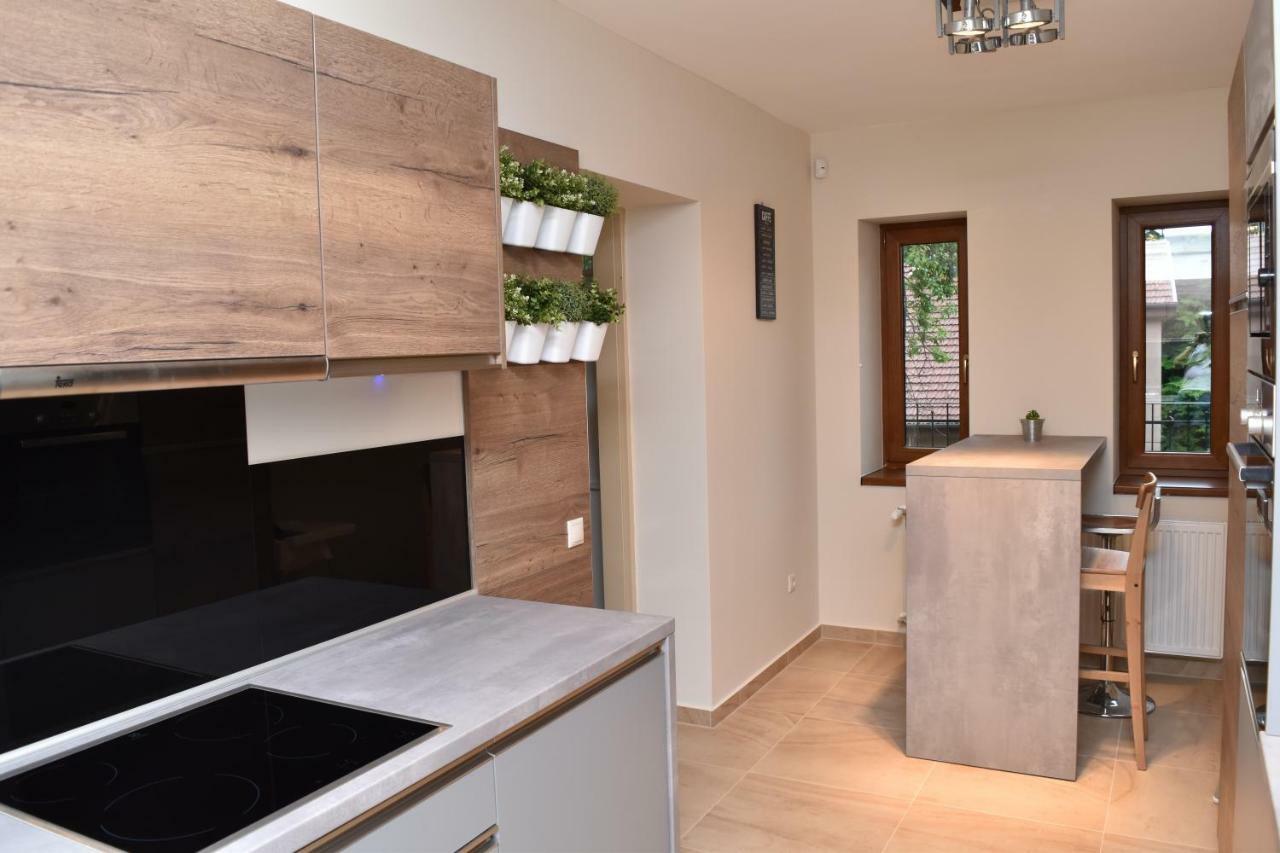 Fenyo Apartman Miskolctapolca エクステリア 写真