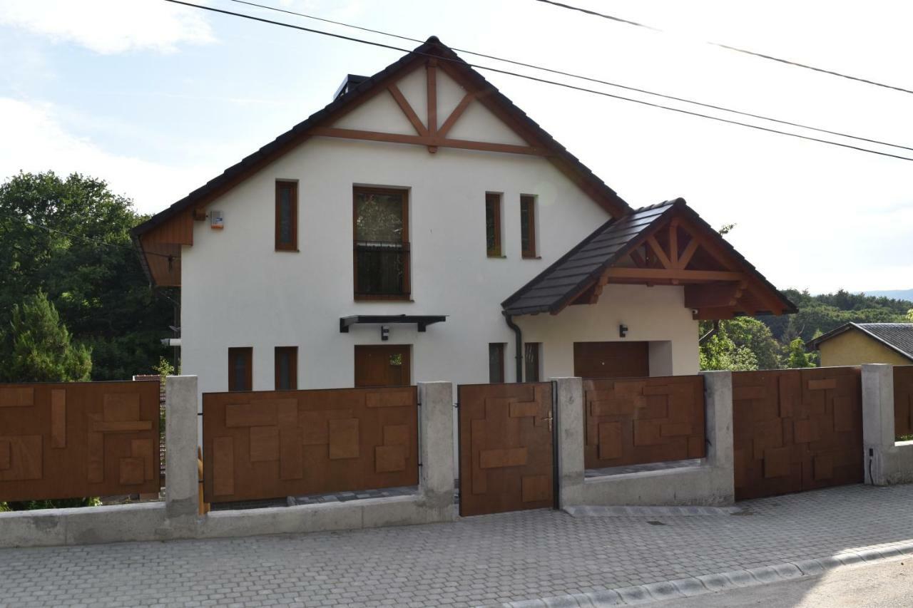 Fenyo Apartman Miskolctapolca エクステリア 写真